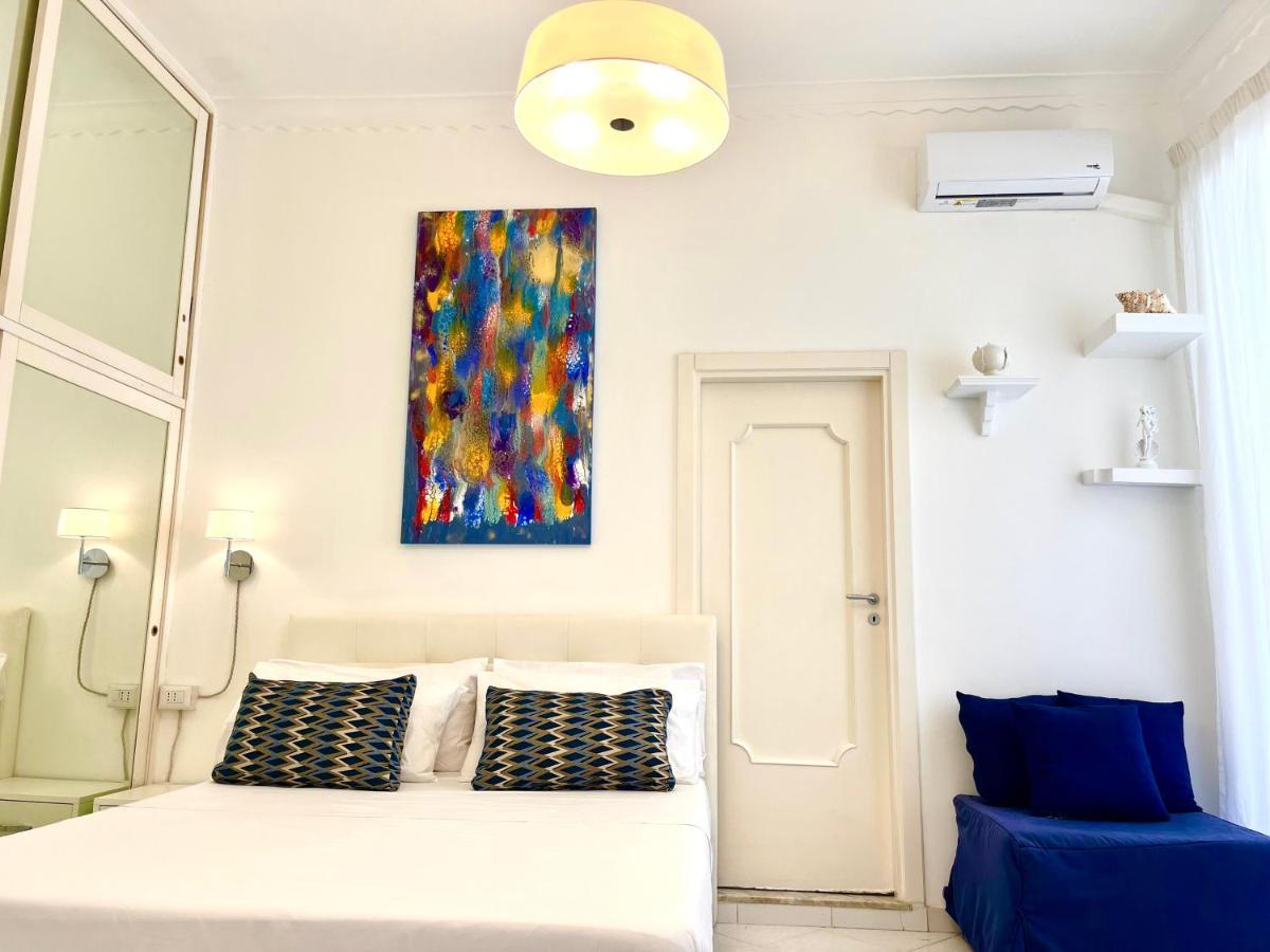 Casa Loren In The Heart Of Sorrento Esterno foto