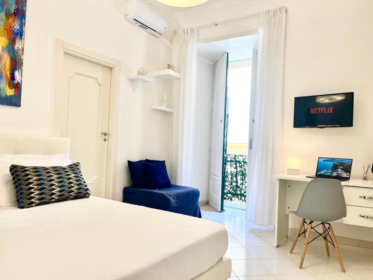 Casa Loren In The Heart Of Sorrento Esterno foto